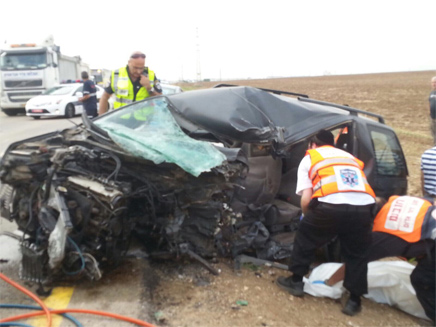 תאונה קטלנית בכביש 383 (צילום: חטיבת דובר המשטרה)