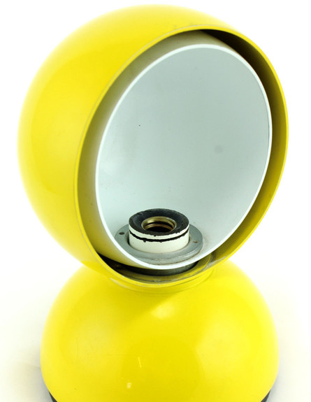 איביי, ג, מנורת שולחן וינטג' של חברת ARTEMIDE (צילום: ebay)
