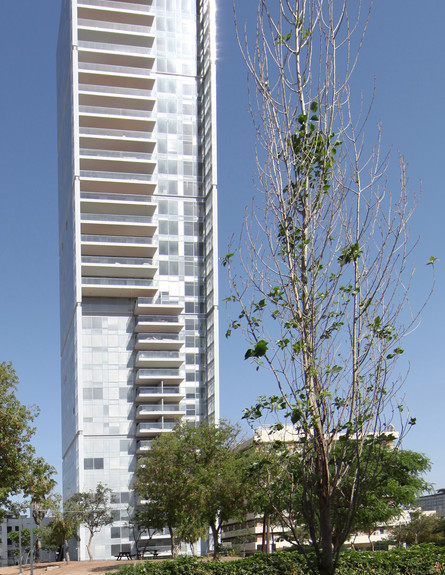 מגדל רמז בתל אביב (צילום: פרופ' משה צור)