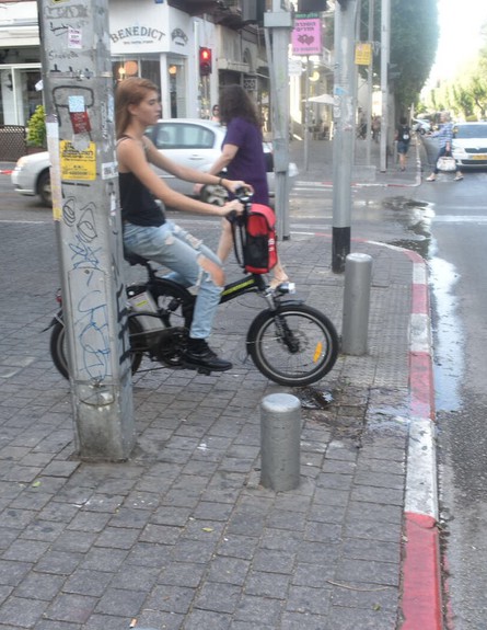 מאור שוייצר והאקסית אוקטובר 21 (צילום: צ'ינו פפראצי)