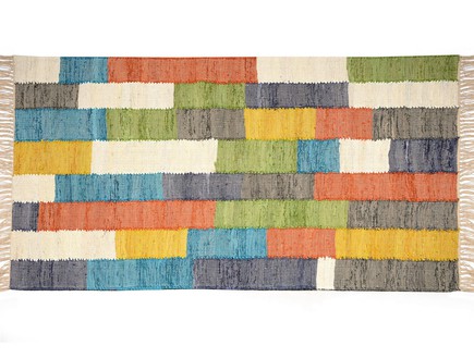 פוקס הום, שטיח צבעוני, 360 שקלים.  (צילום: אפרת אשל)