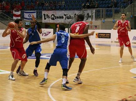 רמת גן אדומה (איגוד הכדורסל) (צילום: ספורט 5)