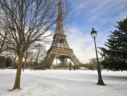 פריז בשלג (צילום: אימג'בנק / Thinkstock)