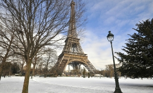 פריז בשלג (צילום: אימג'בנק / Thinkstock)