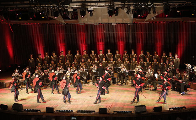 מקהלת הצבא האדום בהופעה, נובמבר 2015 (צילום: אלירן אביטל)