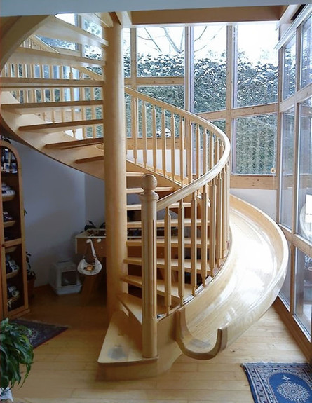 מדרגות מיוחדות 11, מדרגות עם מגלשה (צילום: architecturendesign)