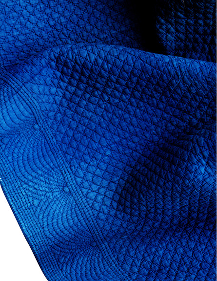 עוצמת הרכות, קווילט פרובנסלי כחול, 150-275 שקל (צילום: יחצ חפצים)