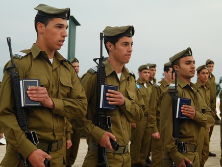 חניכי הפנימיה הצבאית לפיקוד בחיפה (צילום: הפנימייה הצבאית הריאלי חיפה)