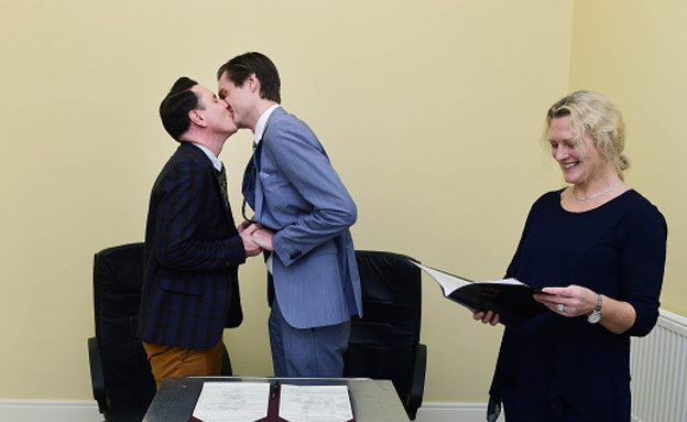 הזוג הראשון להנשא באירלנד (צילום: אימג'בנק/GettyImages, getty images)