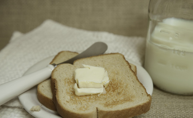 לחם וחמאה  (צילום: Thinkstock)