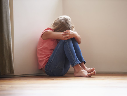 ילדה עצובה (צילום: אימג'בנק / Thinkstock)