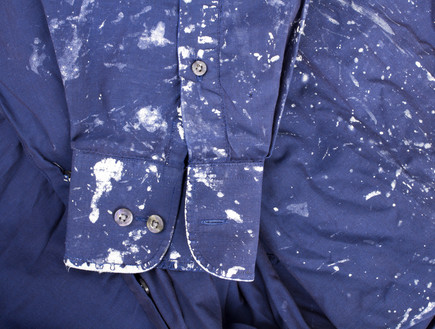 מגבות נייר, חולצה כחולה מוכתמת (5) (צילום: thinkstock)