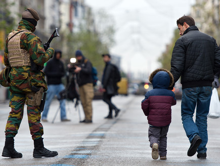 כוחות ביטחון חמושים בבריסל, בלגיה (צילום: Ben Pruchnie, GettyImages IL)