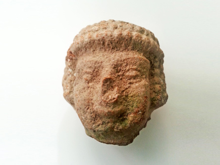 הפסלון שמצא איתי בשפלת יהודה (צילום: אלכסנדר גליק, באדיבות רשות העתיקות)