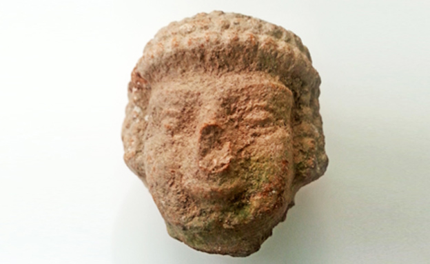 הפסלון שמצא איתי בשפלת יהודה (צילום: אלכסנדר גליק, באדיבות רשות העתיקות)