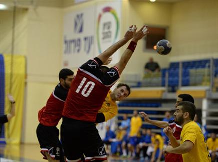 אשדוד הפסידה אחרי 7 ניצחונות (עמית שיסל איגוד הכדוריד) (צילום: ספורט 5)