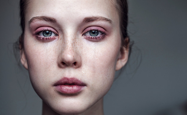 מתבגרת עצובה נערה בוכה (צילום: Thinkstock)