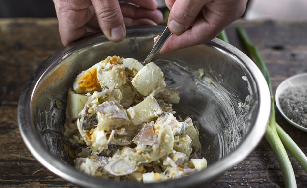 סלט תפוחי אדמה מוכן, פותחים בסטה