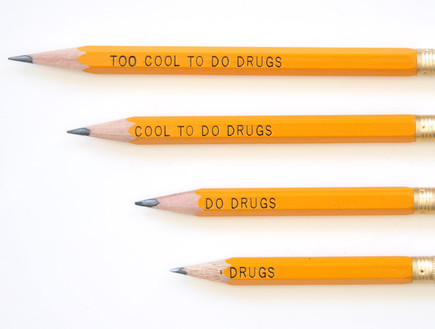 עפרון למלחמה בסמים.  (צילום: etsy)