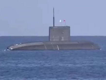 הצוללת הרוסית במי הים התיכון (צילום: rt)