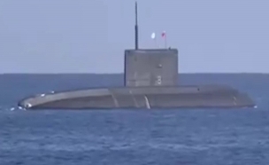 הצוללת הרוסית במי הים התיכון (צילום: rt)