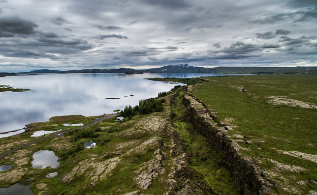 איסלנד מרחפן (צילום: Jakub Polomski)