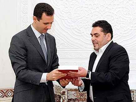 קונטאר עם הנשיא הסורי אסד (צילום: חדשות 2)