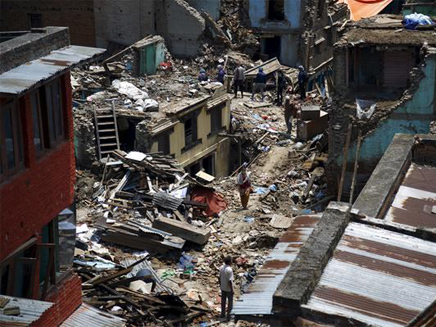 רעידת אדמה הקטלנית בנפאל (צילום: Sky News)