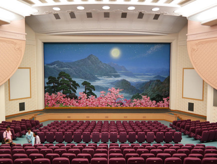צפון קוריאה, התיאטרון הלאומי.  (צילום: Oliver Wainwright)