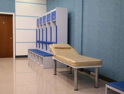צפון קוריאה, חדר טיפולים במתחם הספורט. (צילום: Oliver Wainwright)