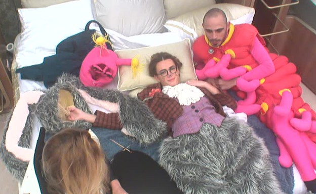 ברק, קסניה וקוקו משוחחים בחדר השינה (צילום: מתוך האח הגדול 7, שידורי קשת)