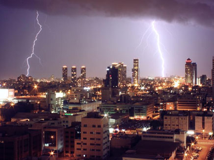 מזג אוויר סוער בכל הארץ. ארכיון (צילום: עדי נחום) מזג אוויר סוער בכל הארץ. ארכיון (צילום: עדי נחום)