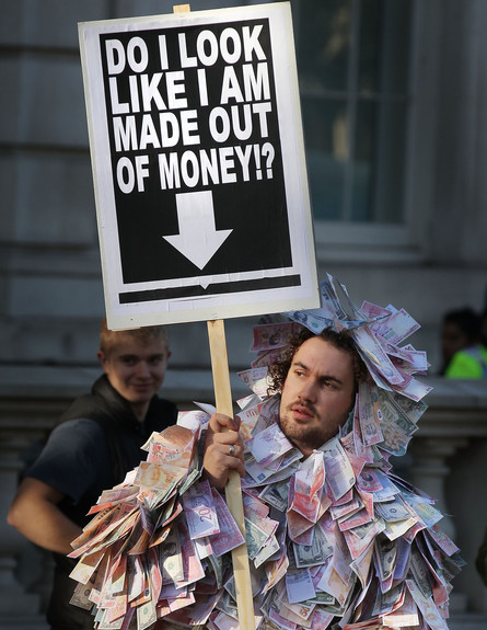 הפגנה נגד קיצוצים בבריטניה (צילום: Peter Macdiarmid, GettyImages IL)
