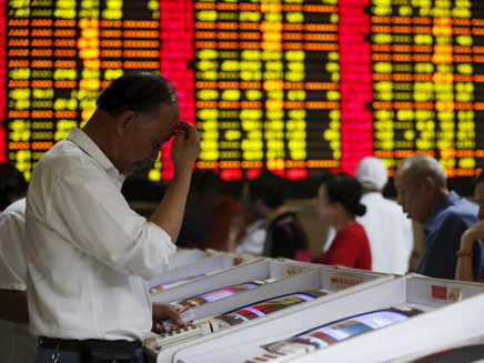 חצים אדומים בבורסה בסין. ארכיון (צילום: רויטרס)