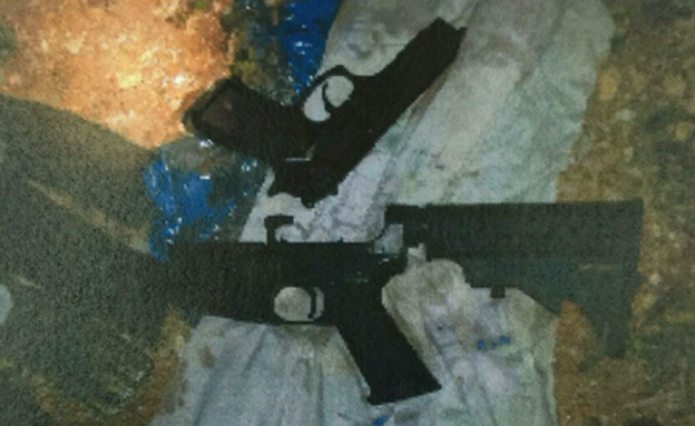 הנשק שנתפס אצל חברי החולייה (צילום: תקשורת שב"כ)