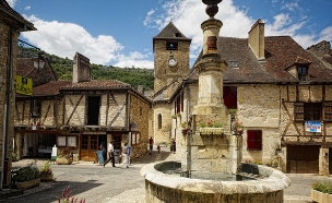 הכפר Conques, צרפת (צילום: smartair.co.il)
