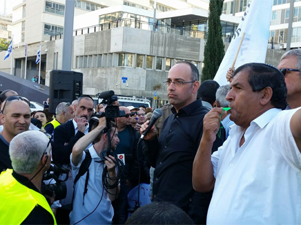 פרופסור ירון זליכה בהפגנה (צילום: עזרי עמרם, חדשות 2)