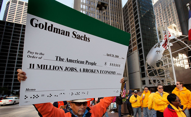 מפגין נגד בנק ההשעות גולדמן זאקס, 2010 (צילום: Scott Olson, GettyImages IL)