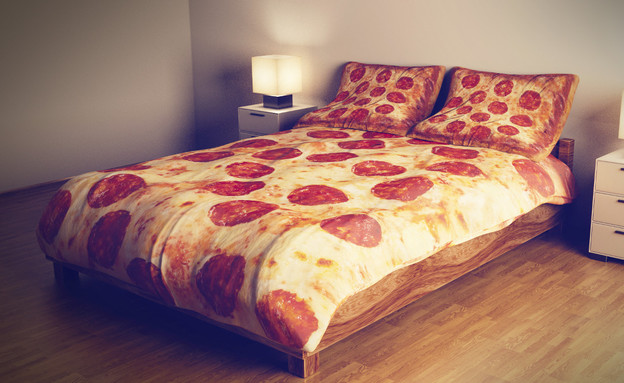אקססוריז פיצה, כיסוי למיטה, 70 פאונד (צילום: e-bowclth)
