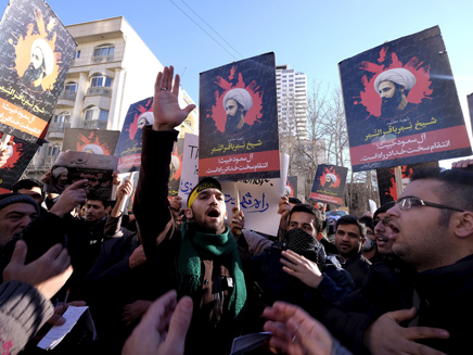 הפגנות סוערות בטהרן (צילום: רויטרס)