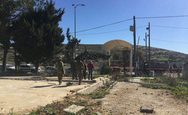 הפצועים עמדו ליד המחסום (צילום: רבש"ץ בית אל רפי אלוש)