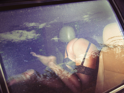 תפס זוג מקיים יחסי מין ברכב (צילום: Shutterstock)
