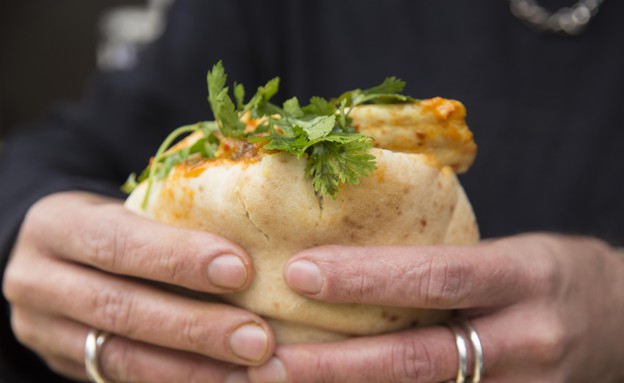 דג מרוקאי בפיתה - הקוסם