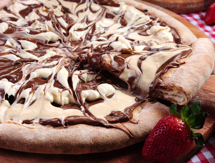 פיצה שוקולד (צילום: Marcelo_Krelling, Shutterstock)