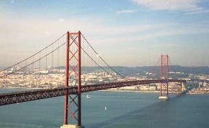 גשר 25 דה אבריל, פורטוגל (צילום: Rob, Flickr / CC BY-NC 2.0)