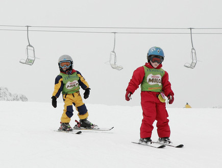 ילדים עושים סקי (צילום: Mark Dadswell, GettyImages IL)