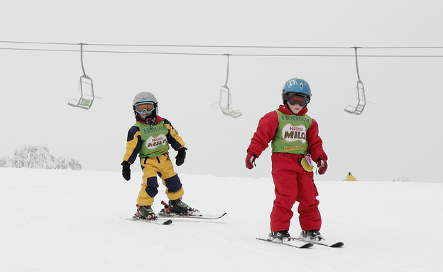 ילדים עושים סקי (צילום: Mark Dadswell, GettyImages IL)