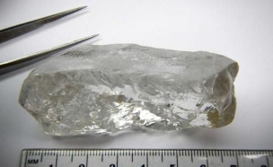יהלום הענק שנמצא באנגולה (צילום: Lucapa Diamond Company)