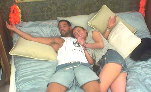 קסניה ועמרי בחדר השינה  (צילום: מתוך האח הגדול 7, שידורי קשת)
