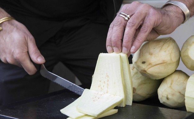 פרוסות חציל. הקוסם פרוסות חציל. הקוסם